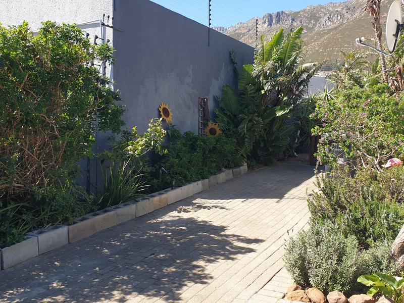 2 Bedroom Property for Sale in Gordons Bay Western Cape